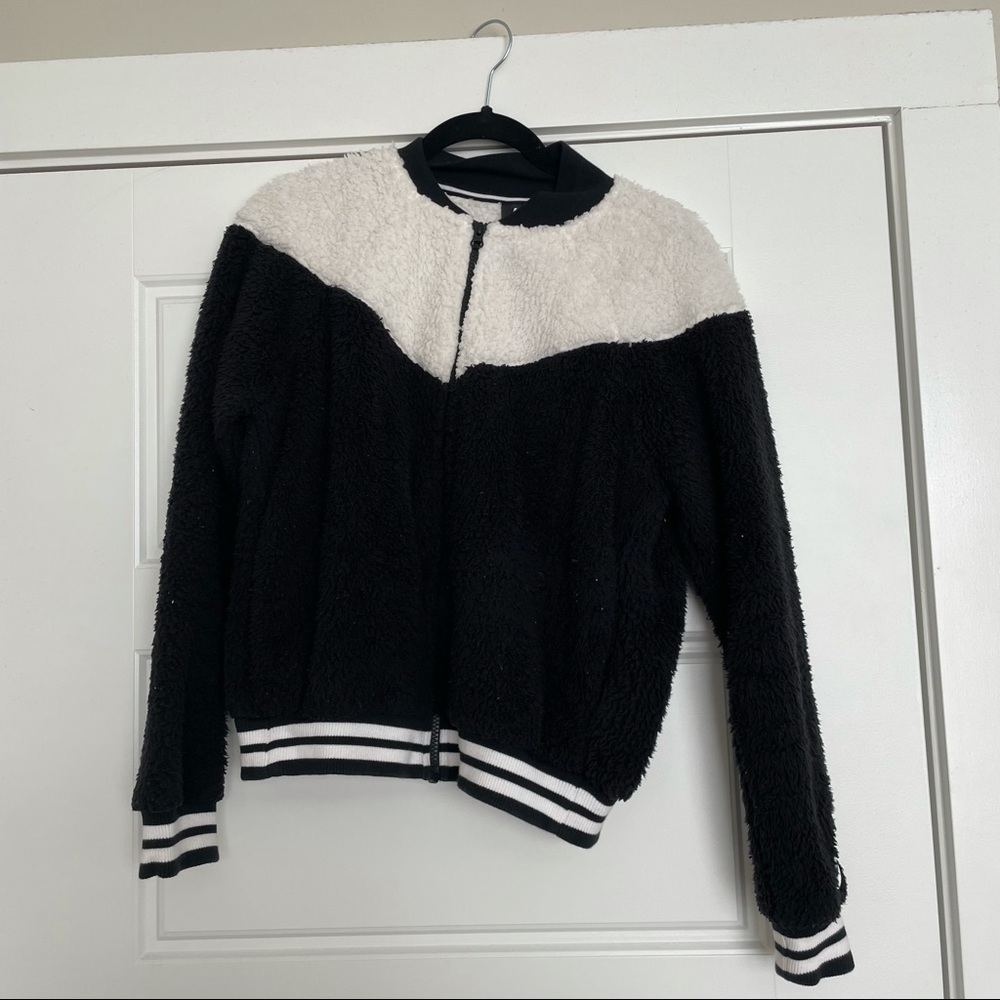Nike black & white fuzzy zip jacket, M
